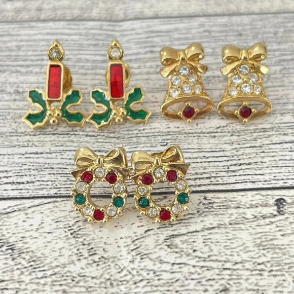 Season’s Greetings Jewelry - VTG Season’s Greetings 3 Gold Tone Enamel Pierced Earrings-Candle-Wreath-Bells